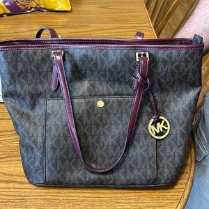 Michael Kors Jet Set Logo Tote